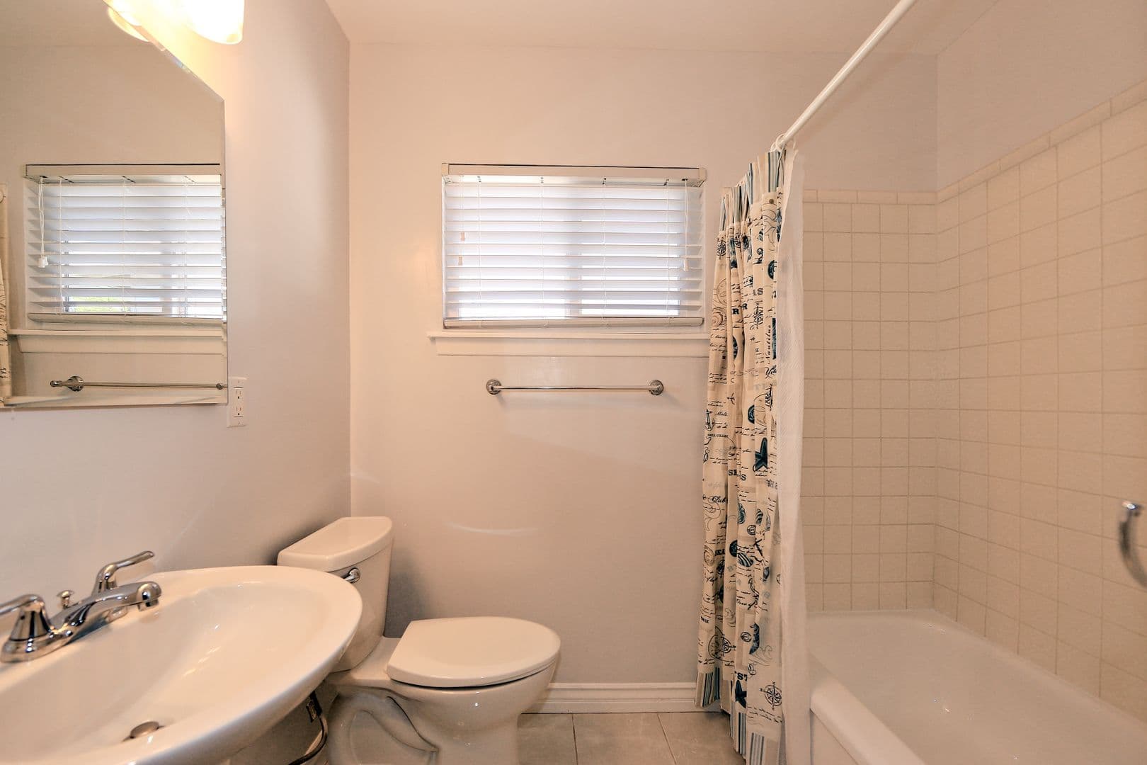 Encino House: 5754 Wish Ave