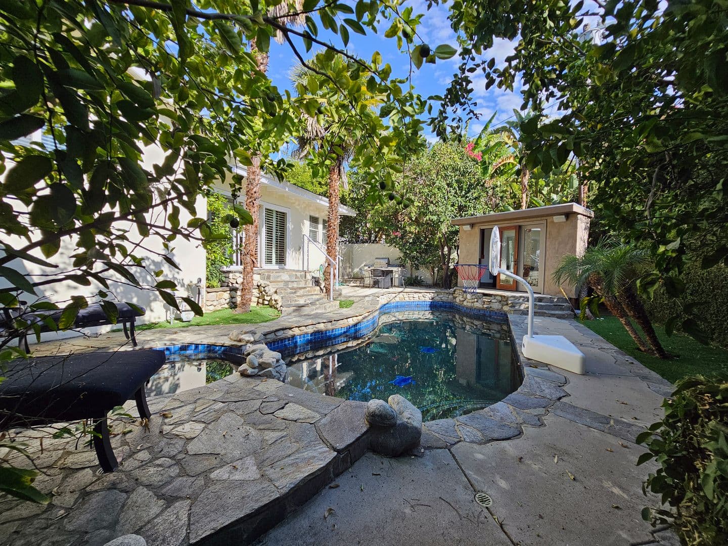 Woodland Hills House: 4559 Don Pio Dr