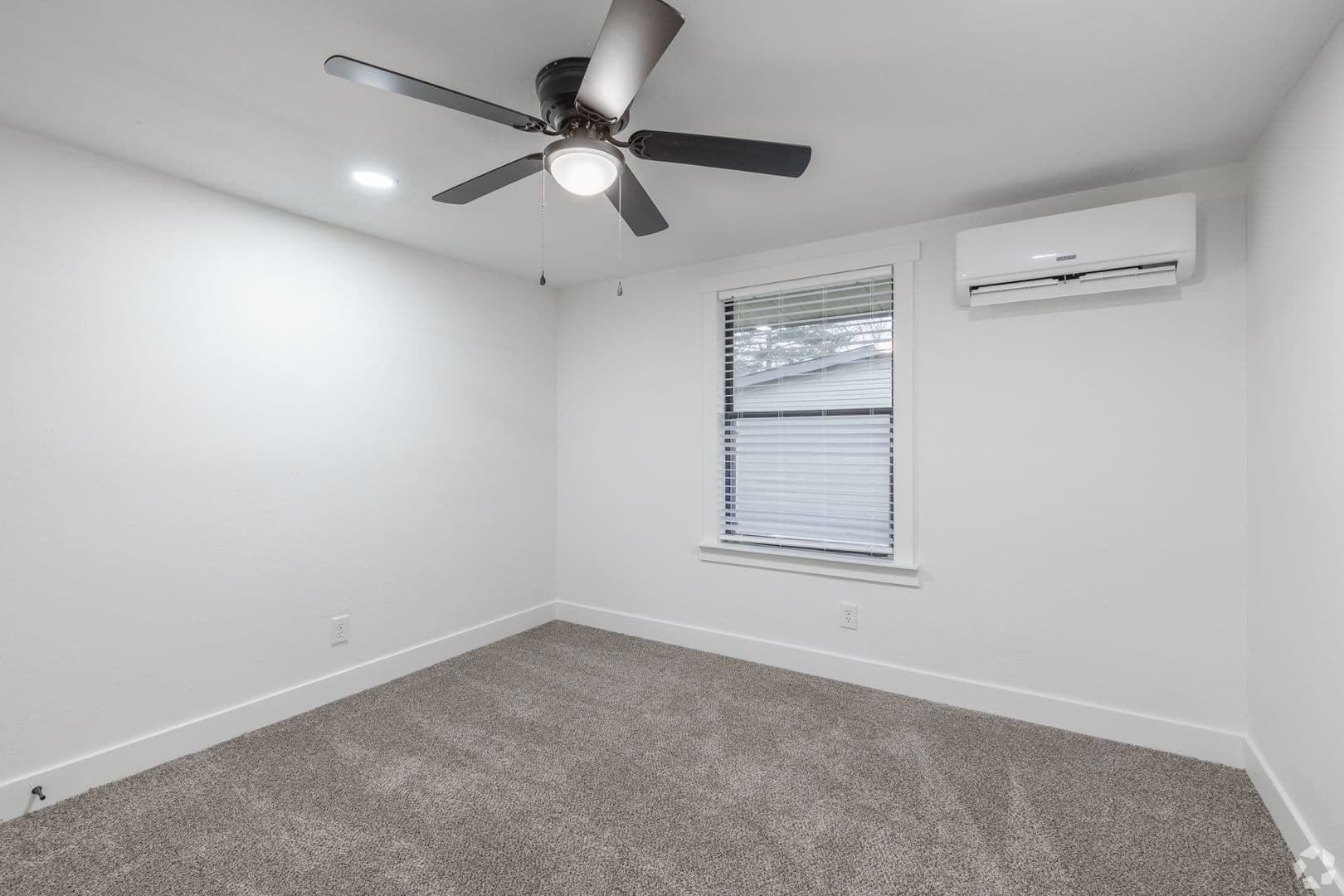 Lexington Apartment: 2170 Fort Harrods Rd