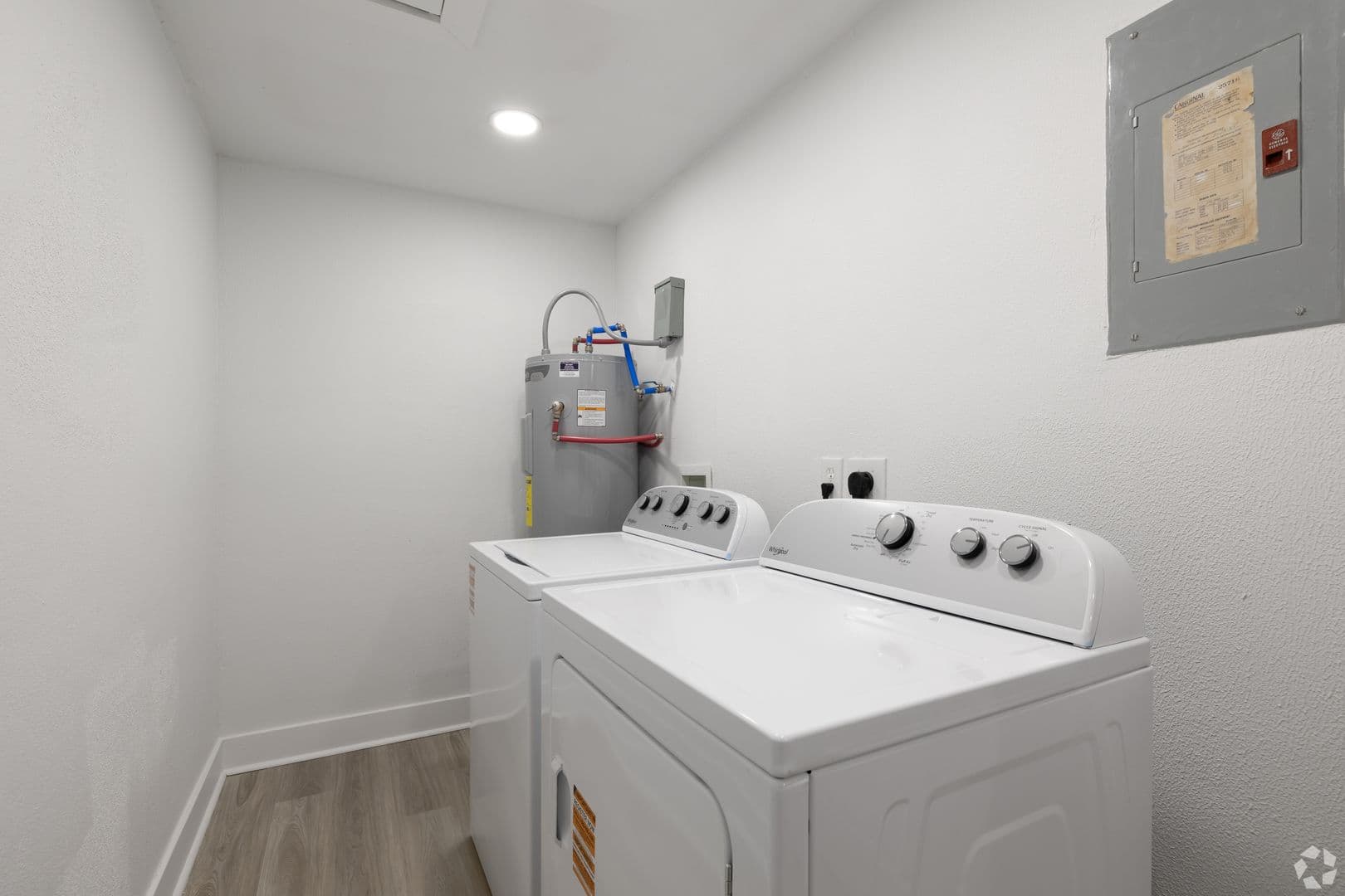 Lexington Apartment: 2170 Fort Harrods Rd