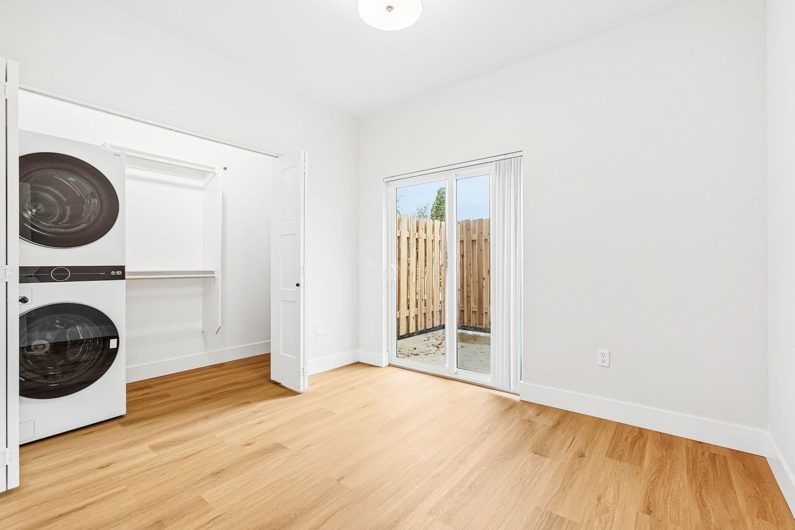 Portland Apartment: 4381 NE Prescott Street