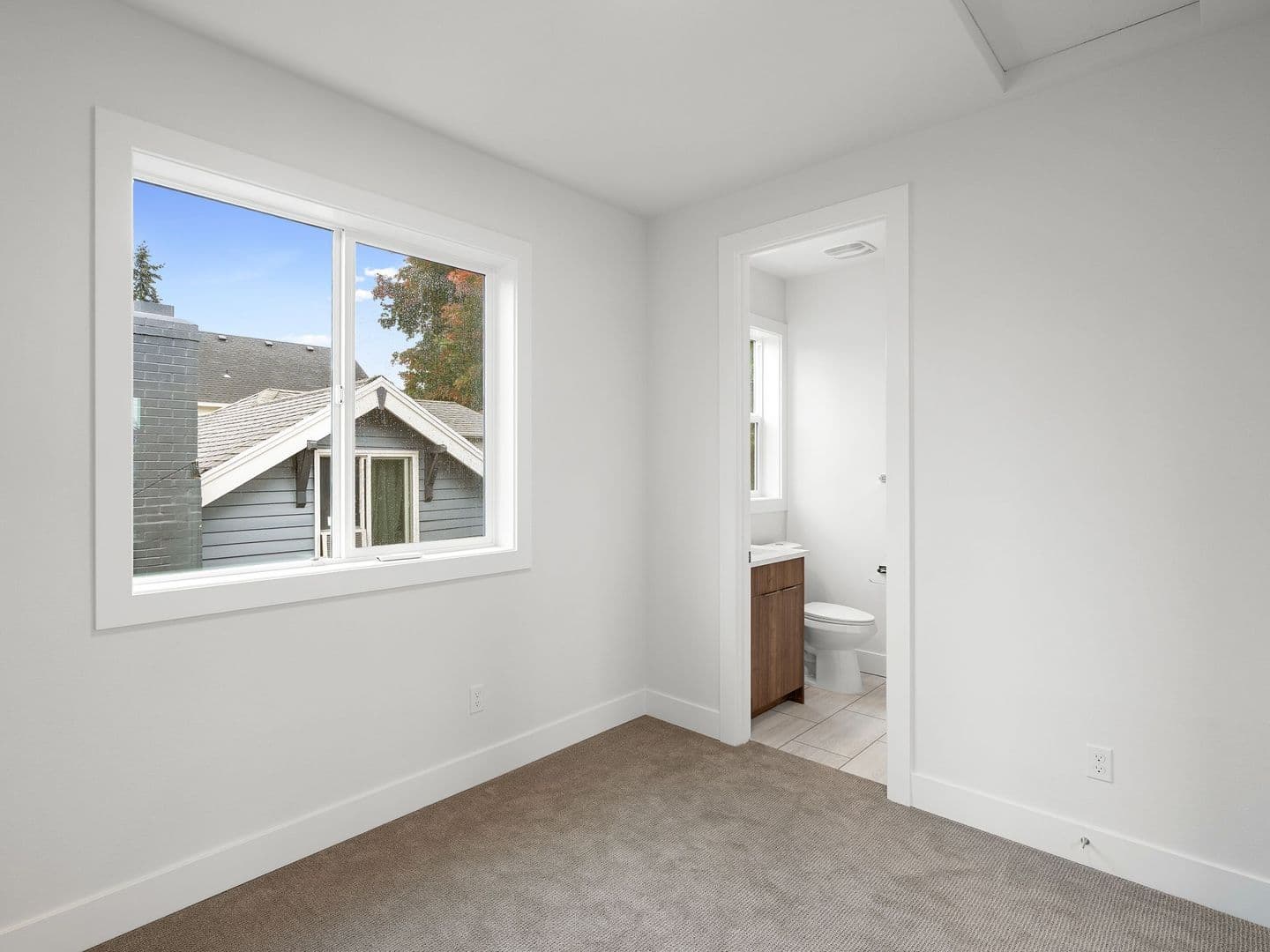 Portland Apartment: 4578-4590 SE Carlton Street