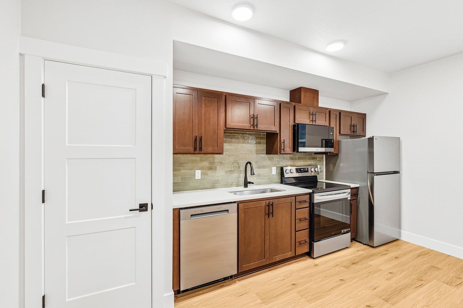 Portland Apartment: 4381 NE Prescott Street