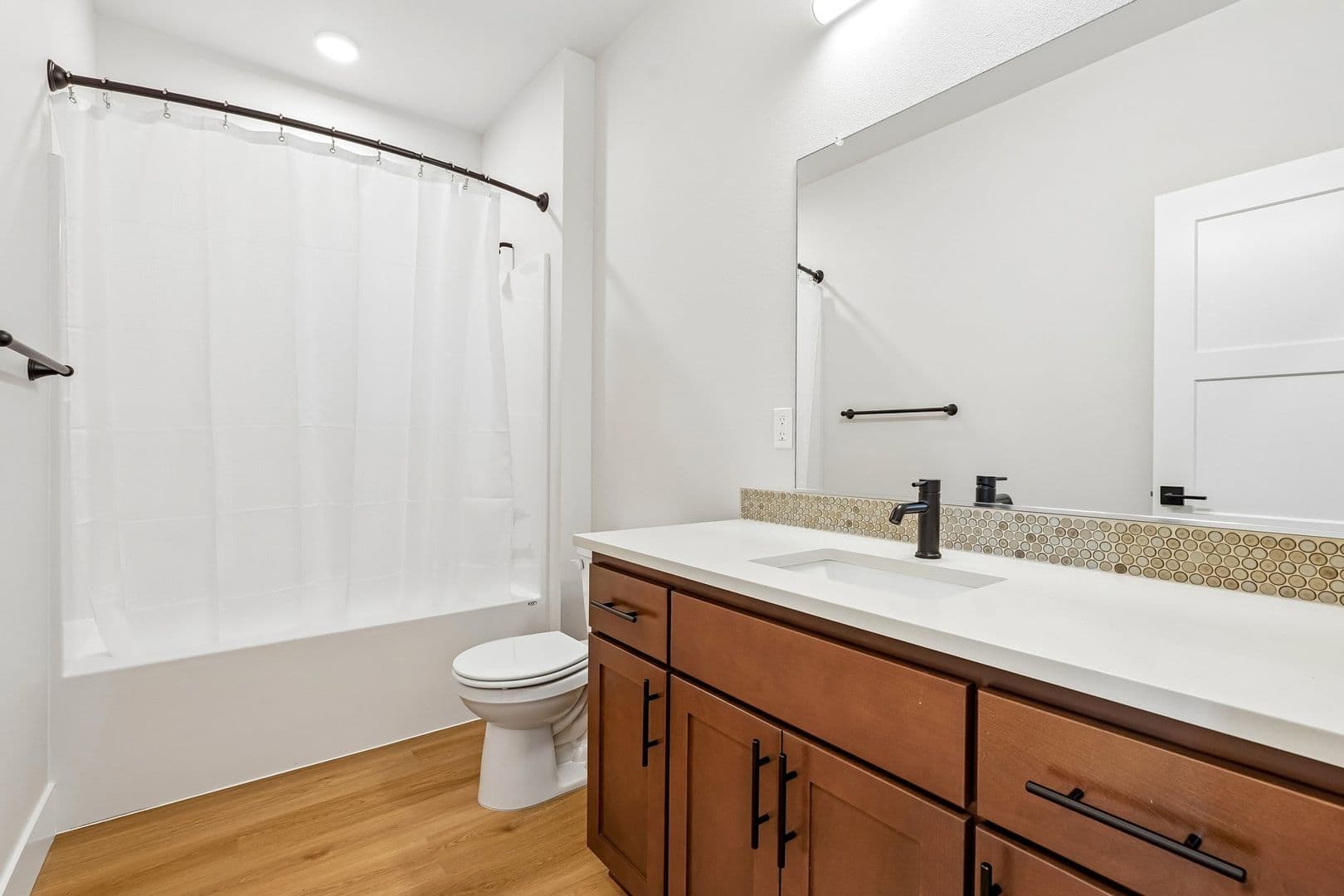 Portland Apartment: 4381 NE Prescott Street