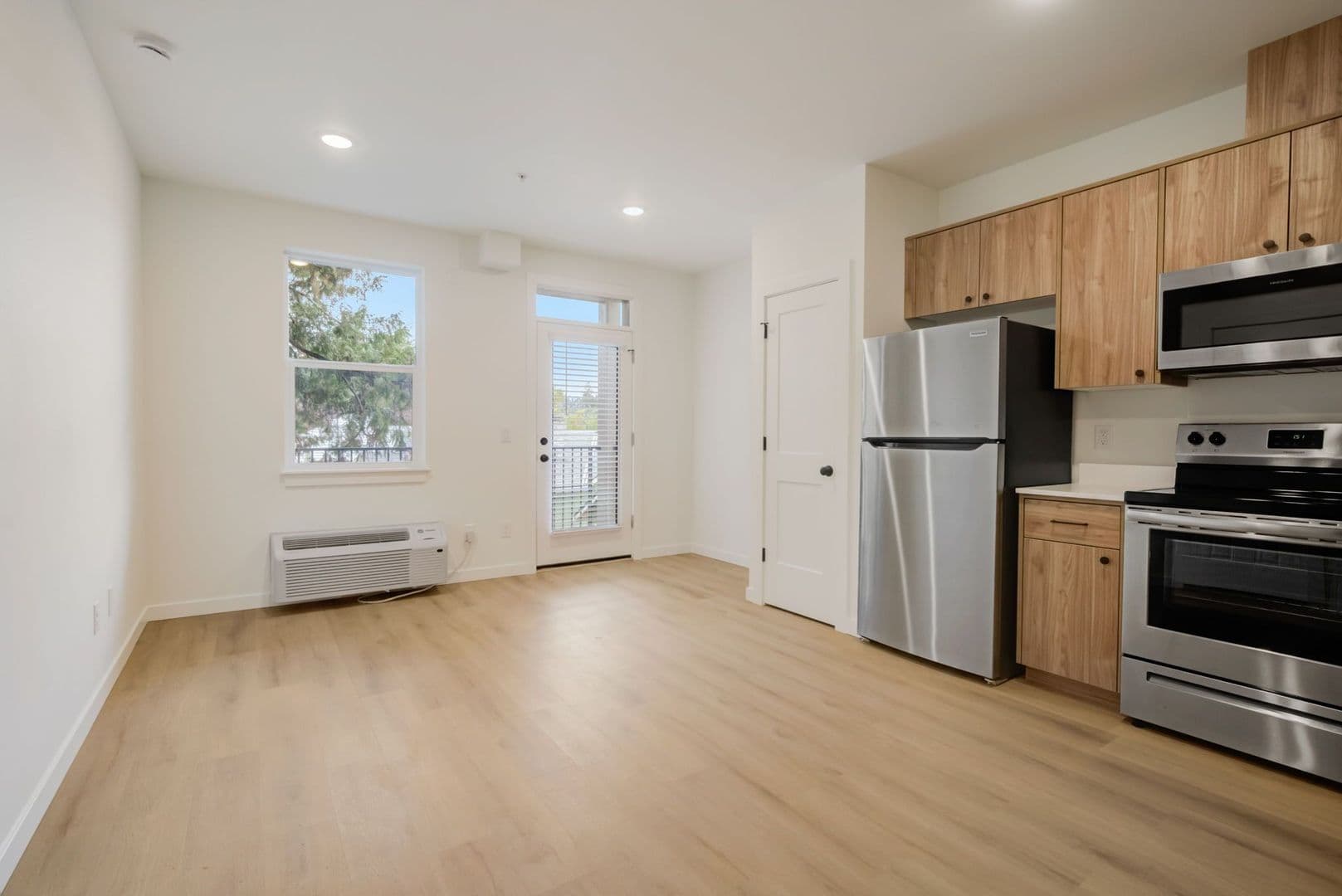 Portland Apartment: 6115 NE Multnomah St
