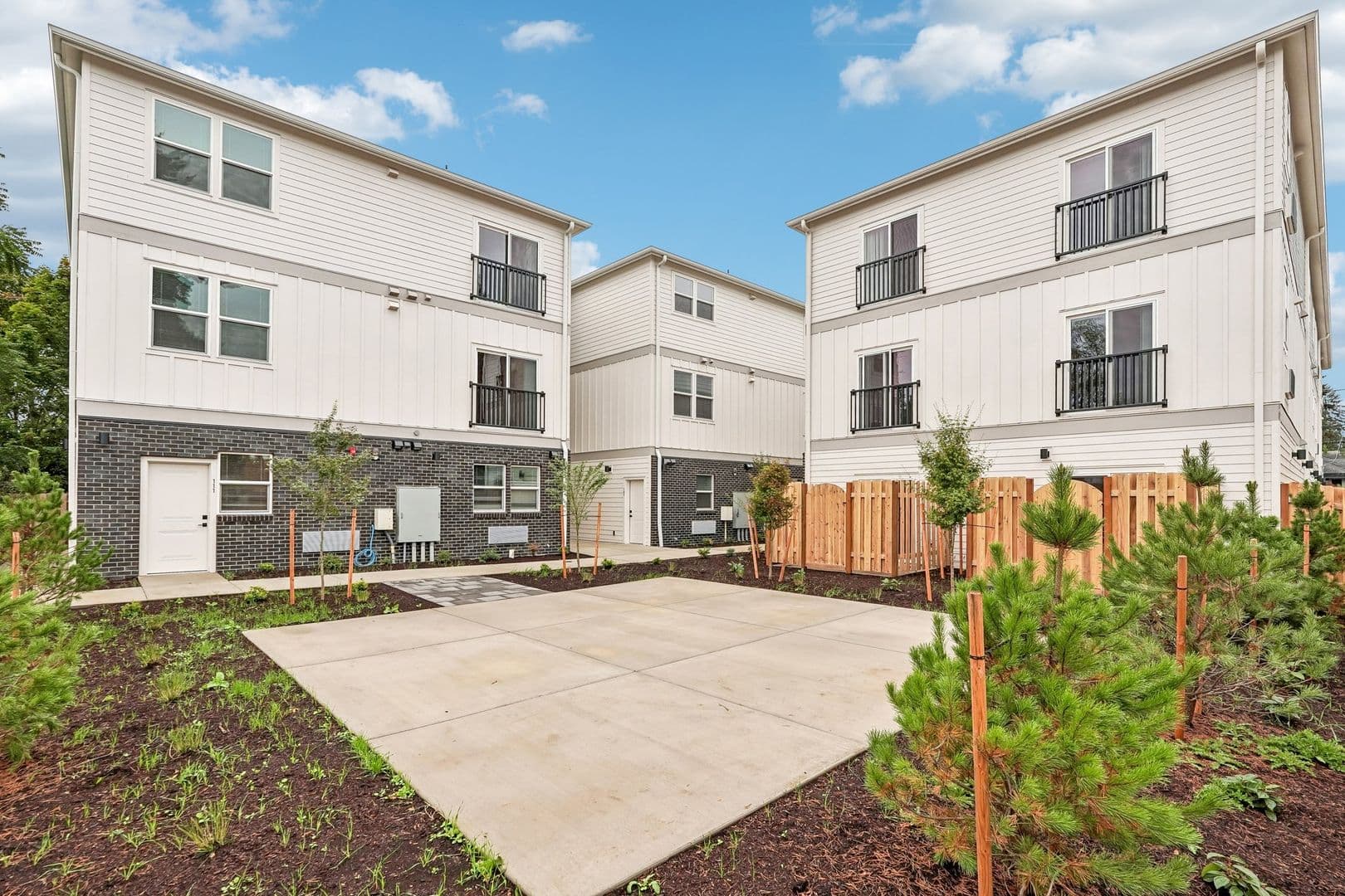 Portland Apartment: 4381 NE Prescott Street