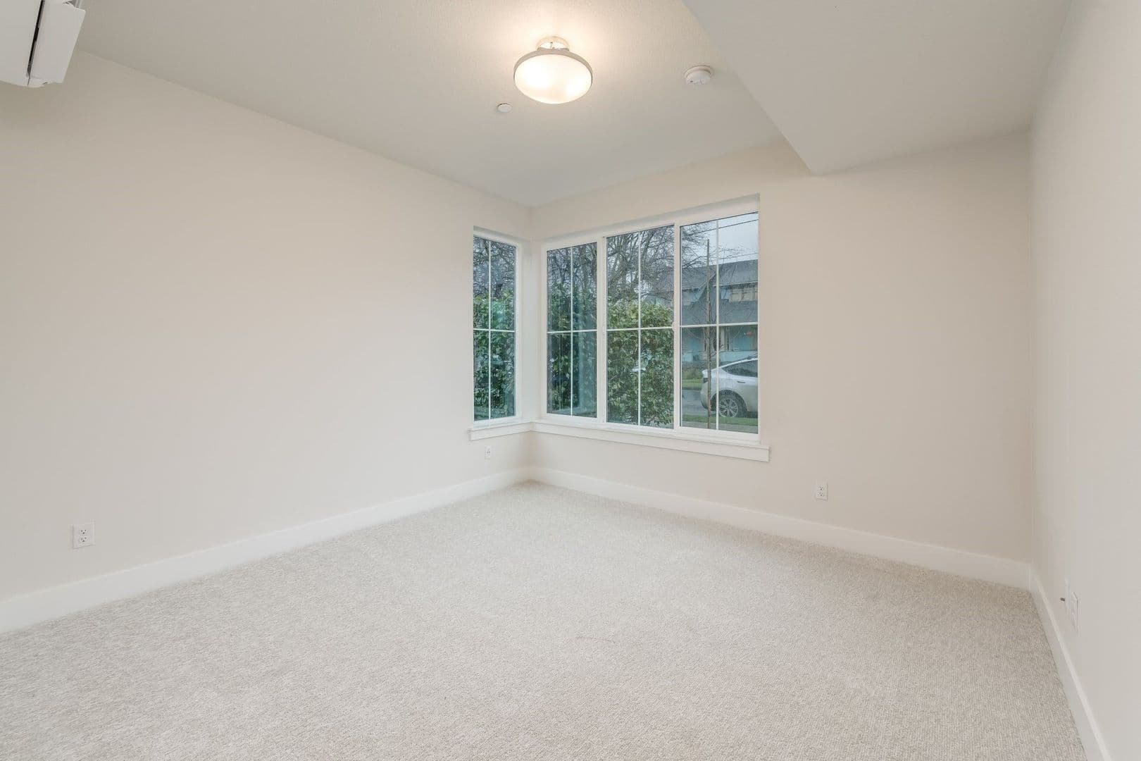 Portland Apartment: 4060 N. Montana Avenue