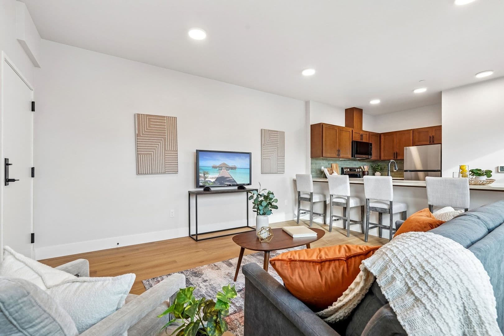 Portland Apartment: 4381 NE Prescott Street