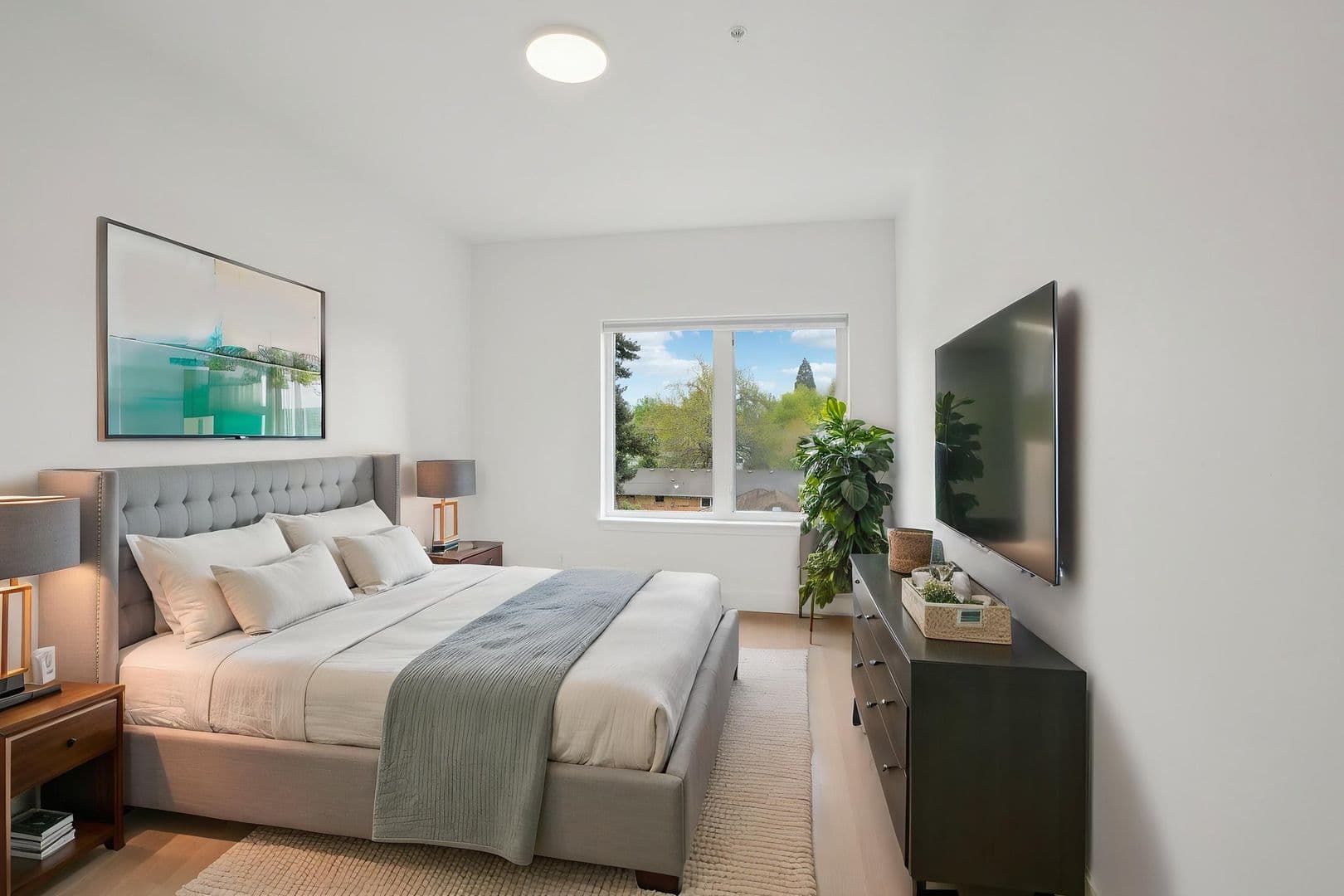 Beaverton Apartment: 4920 SW Pacific Ave