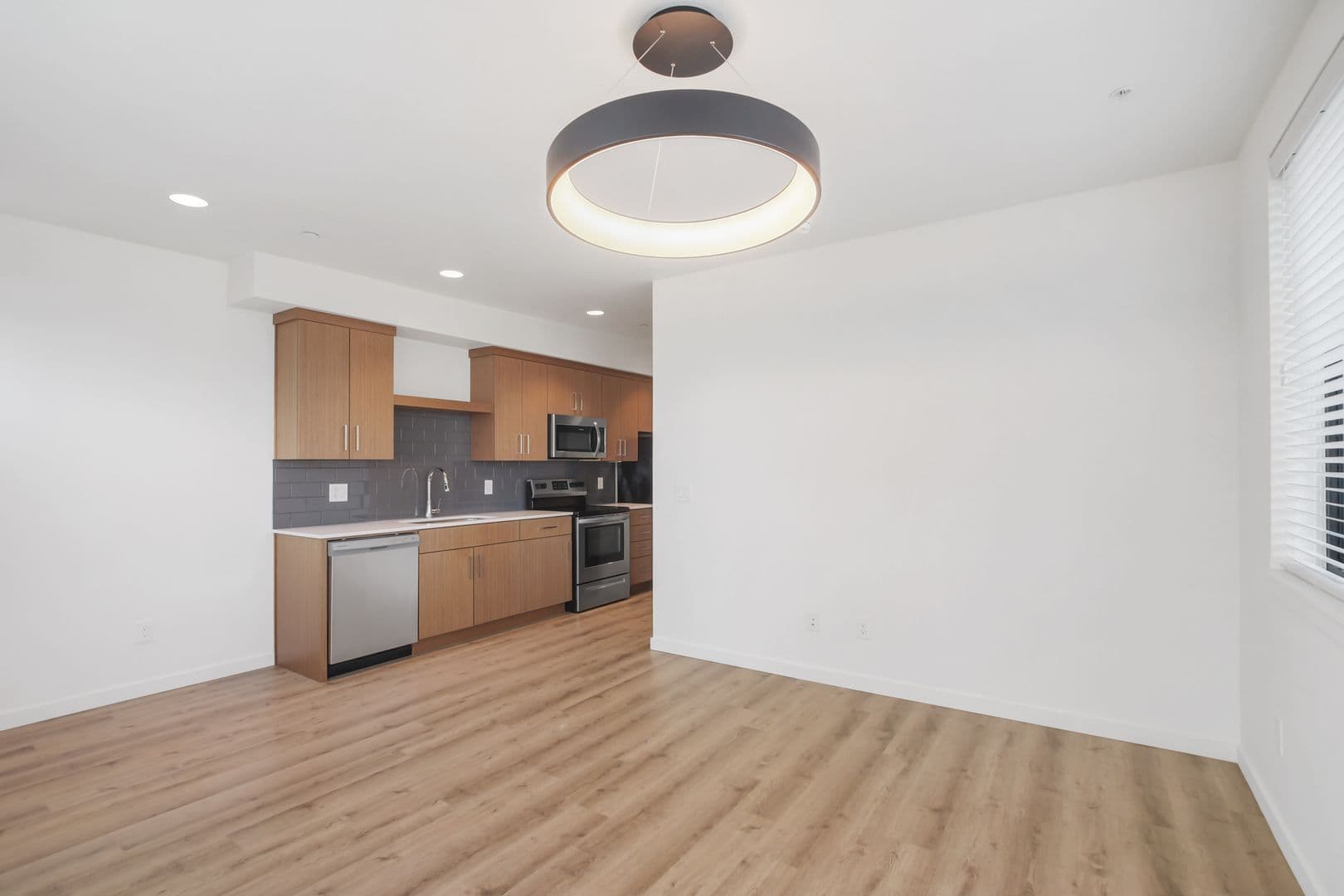 Portland Apartment: 5959 S Virginia Ave