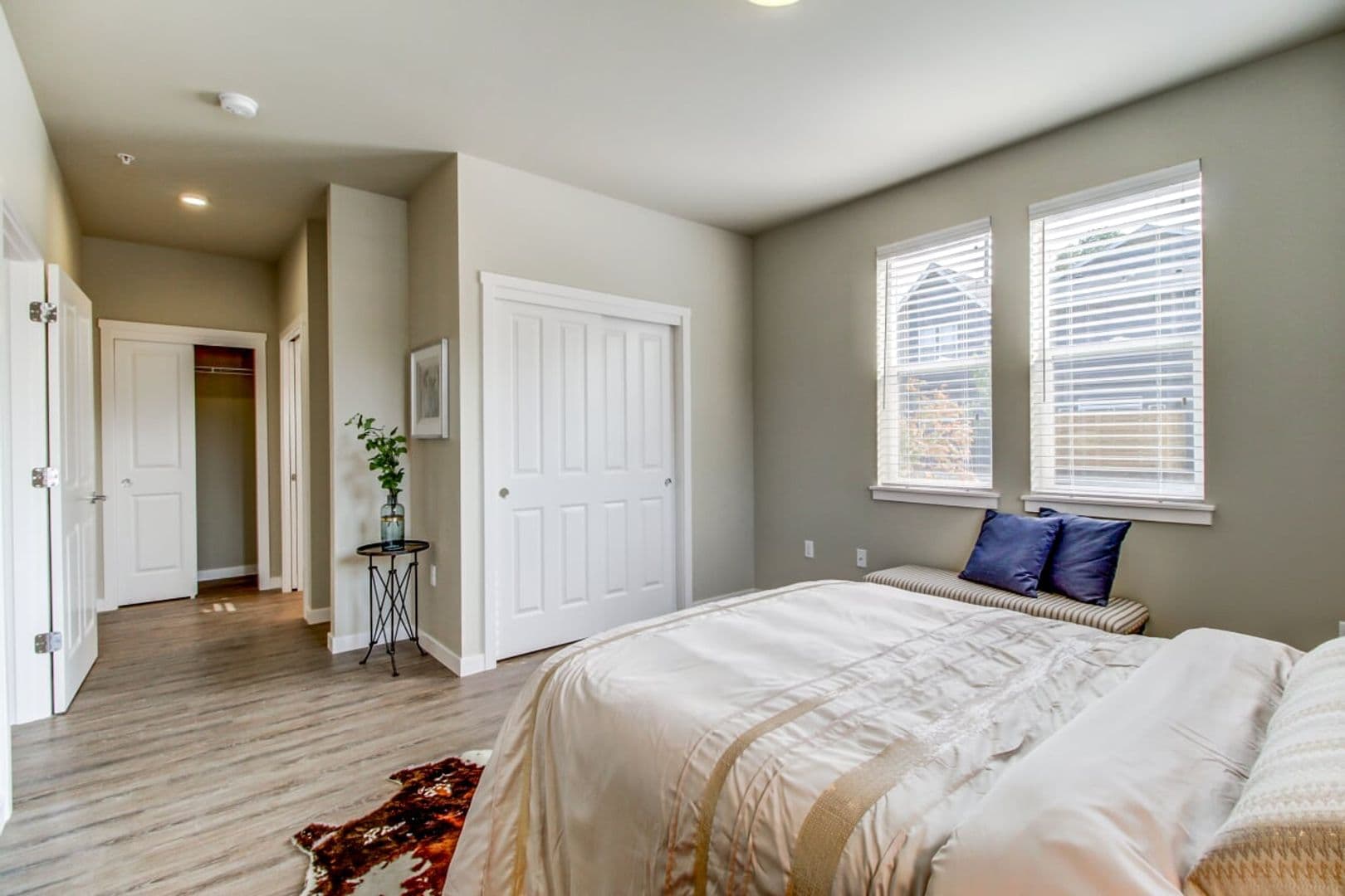 Hillsboro Apartment: 399 NE 79th Ave