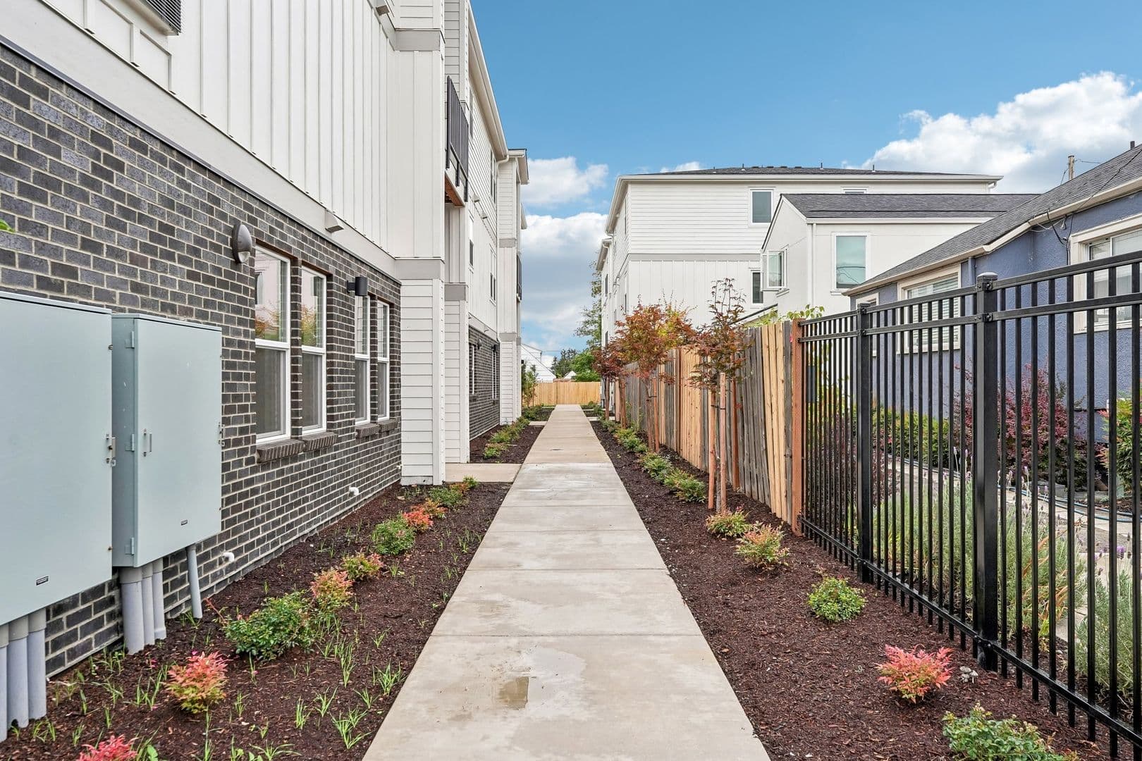 Portland Apartment: 4381 NE Prescott Street