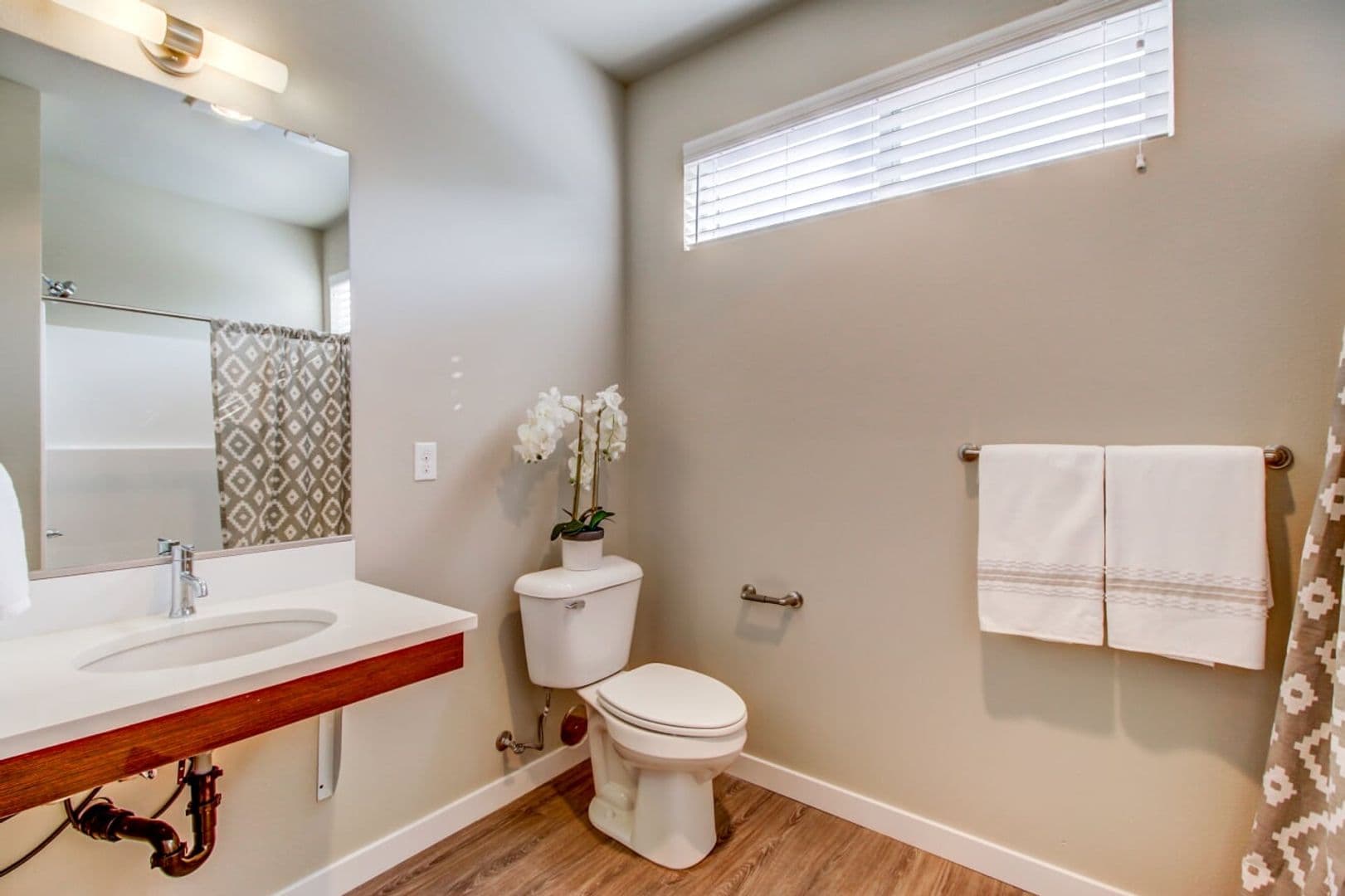 Hillsboro Apartment: 399 NE 79th Ave