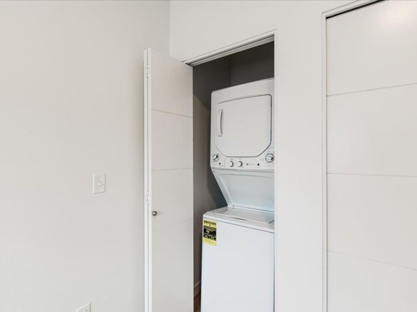 Portland Apartment: 5042 NE Fremont St