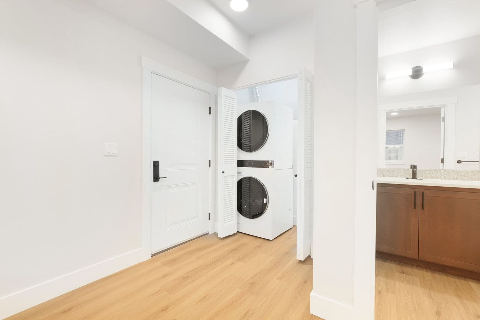 Portland Apartment: 4381 NE Prescott Street