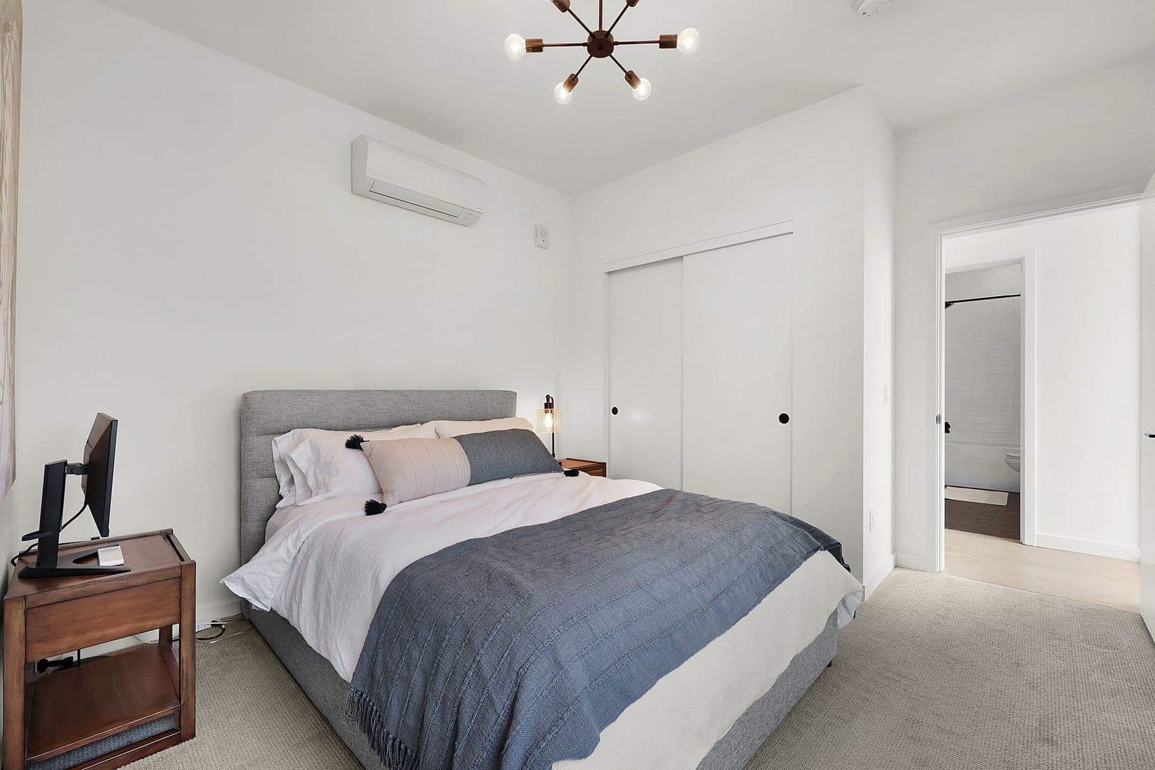 Portland Apartment: 1375 N. Wygant Street