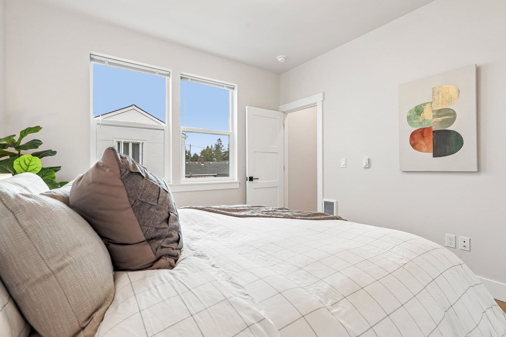 Portland Apartment: 4381 NE Prescott Street