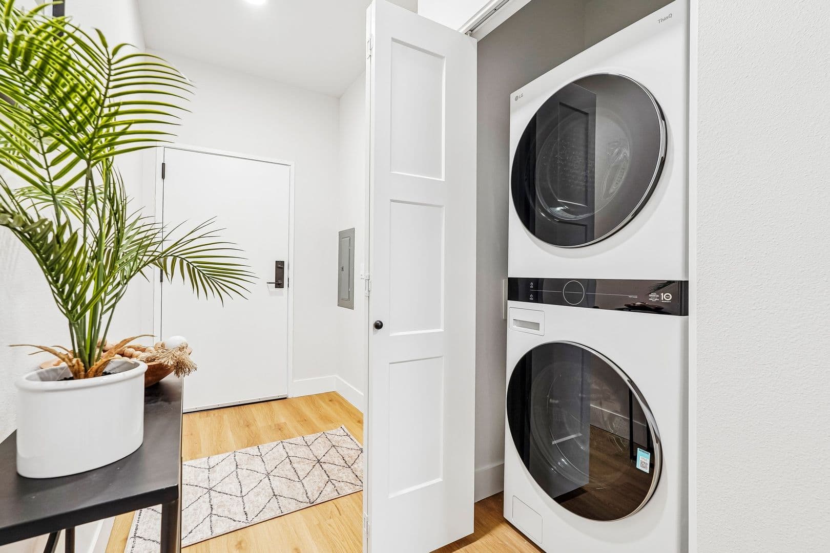Portland Apartment: 4381 NE Prescott Street