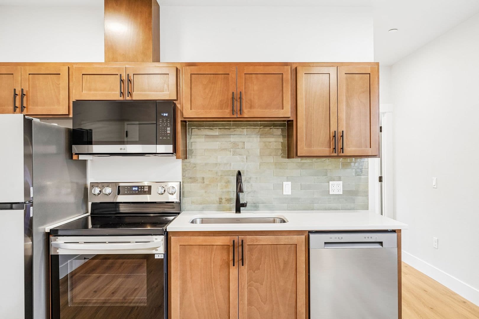Portland Apartment: 4381 NE Prescott Street
