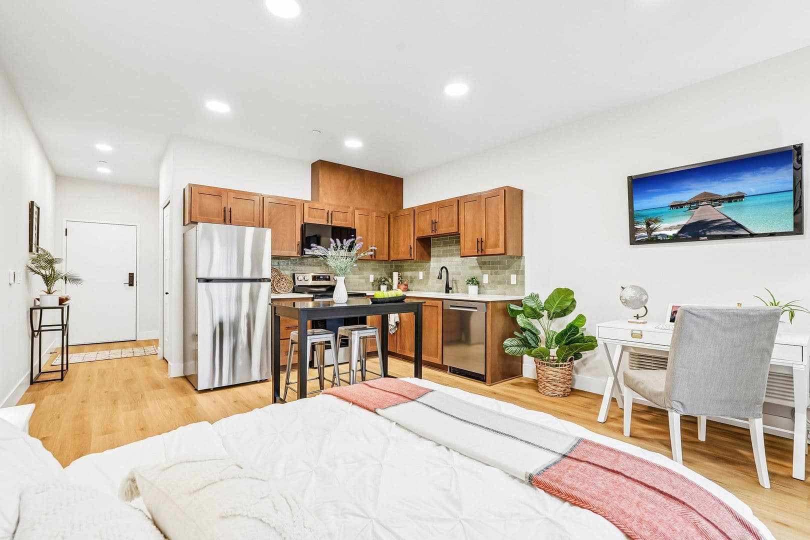 Portland Apartment: 4381 NE Prescott Street