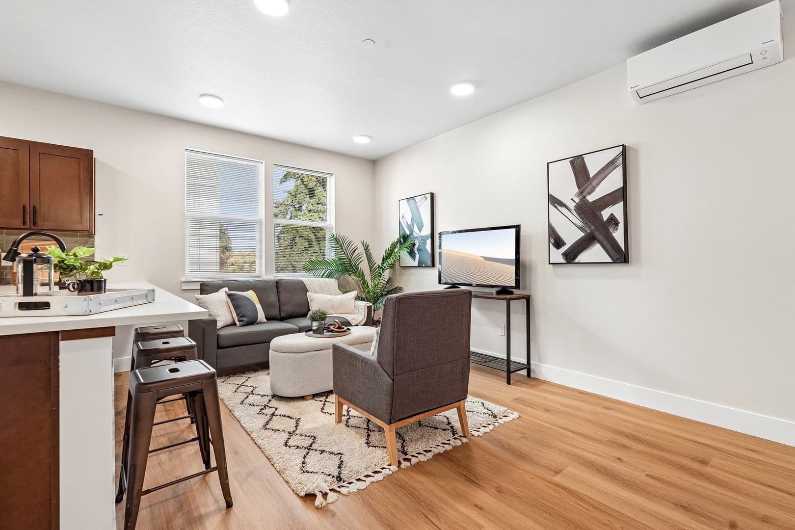Portland Apartment: 4381 NE Prescott Street