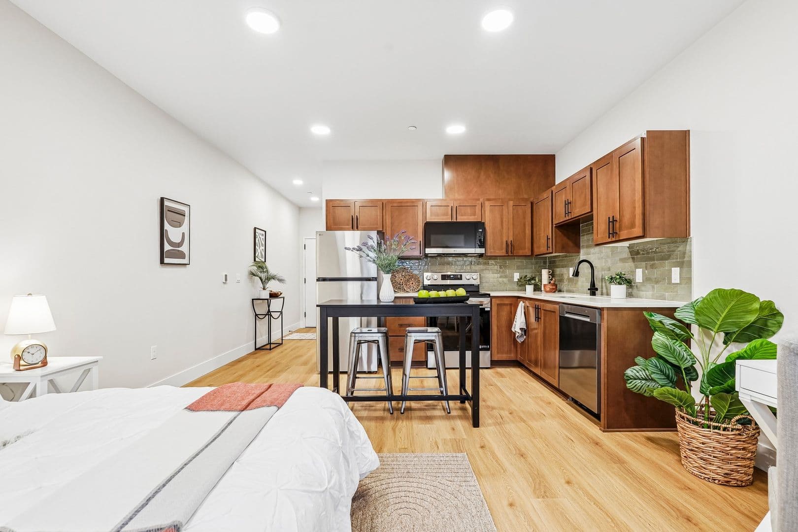 Portland Apartment: 4381 NE Prescott Street