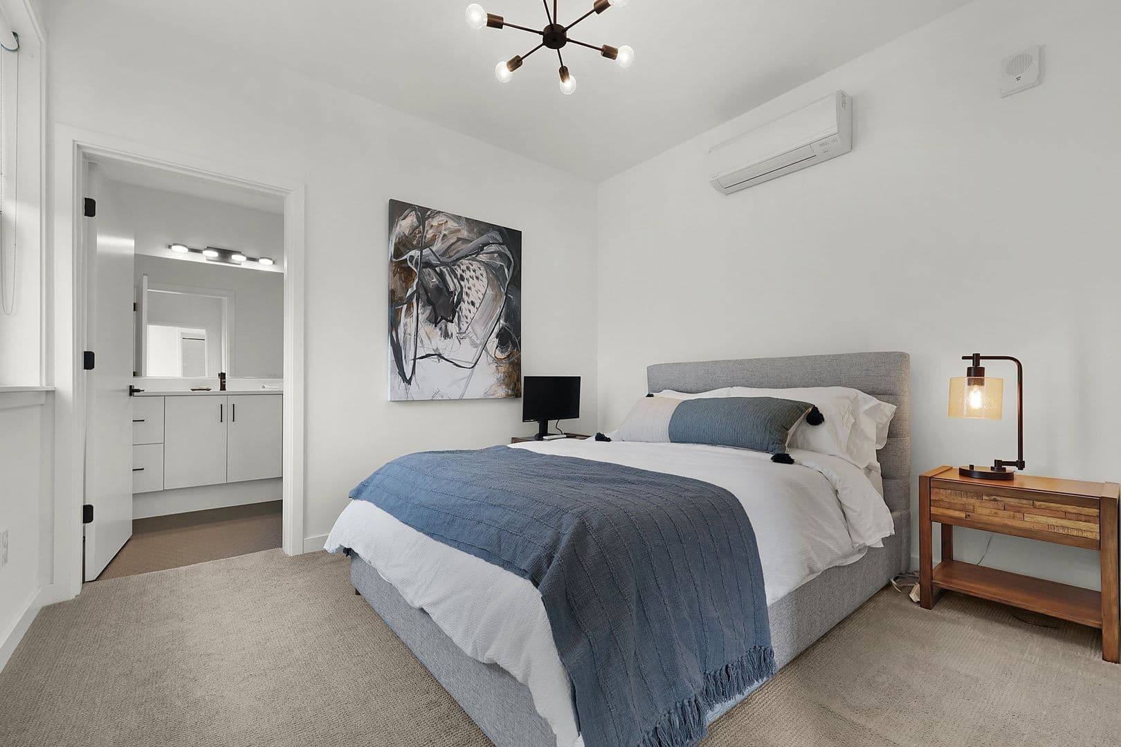 Portland Apartment: 1375 N. Wygant Street