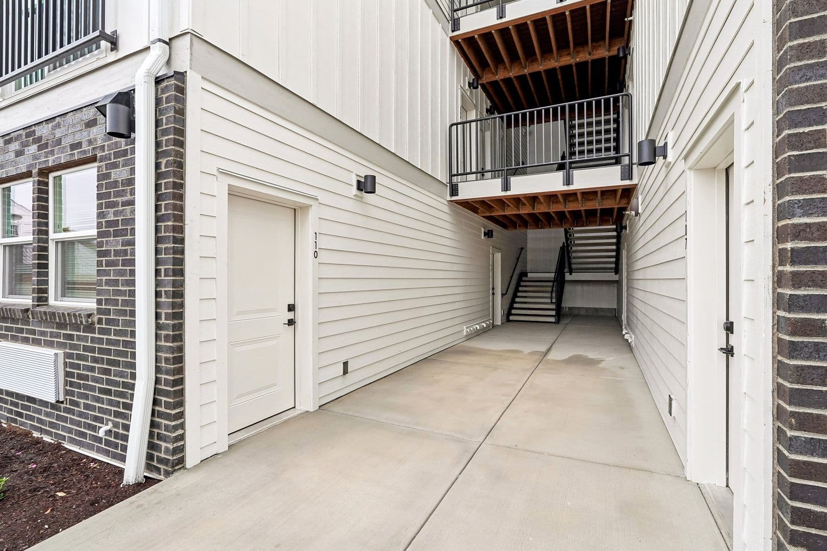 Portland Apartment: 4381 NE Prescott Street