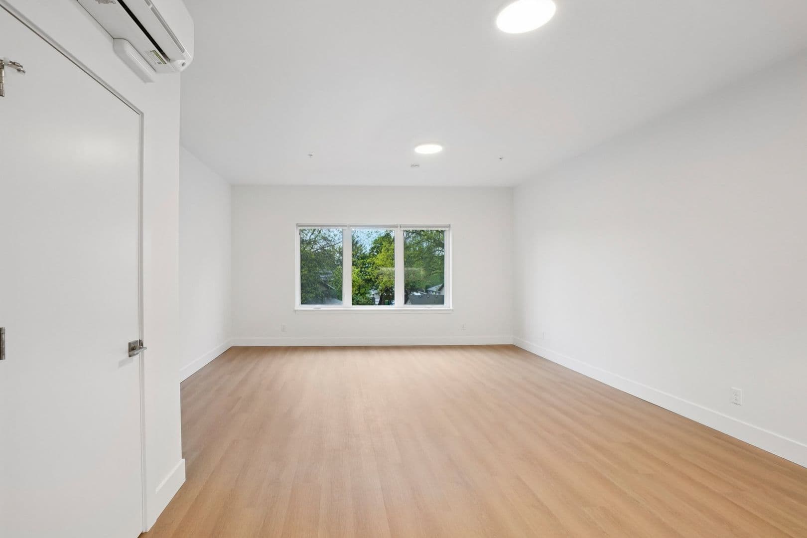 Beaverton Apartment: 4920 SW Pacific Ave
