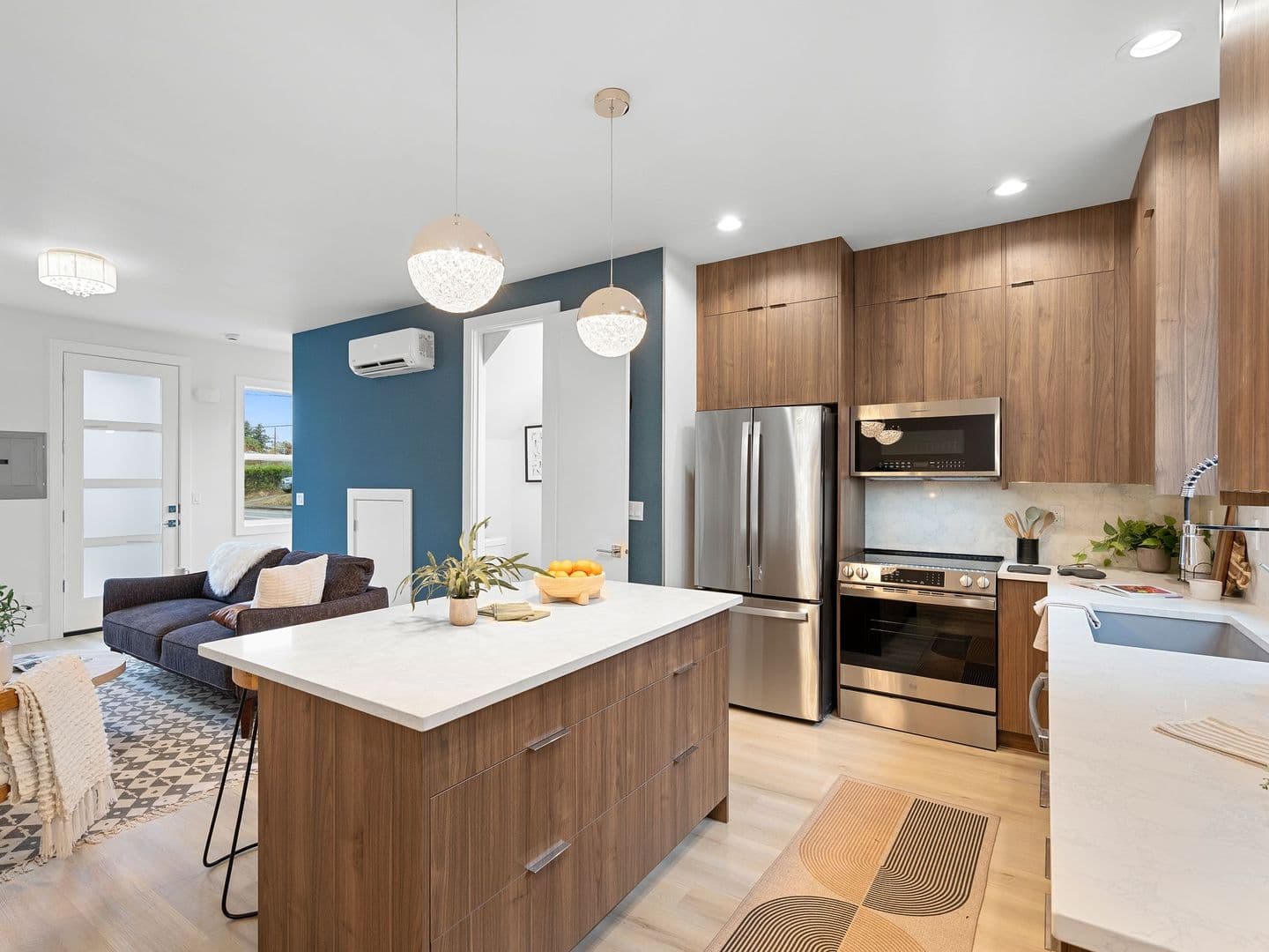 Portland Apartment: 4578-4590 SE Carlton Street
