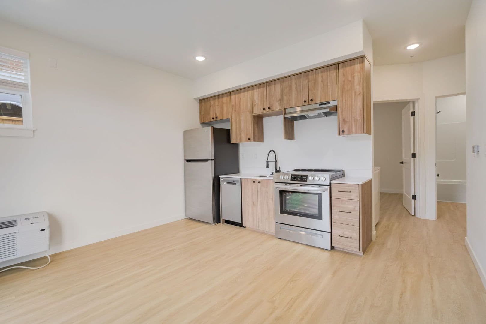 Portland Apartment: 6115 NE Multnomah St
