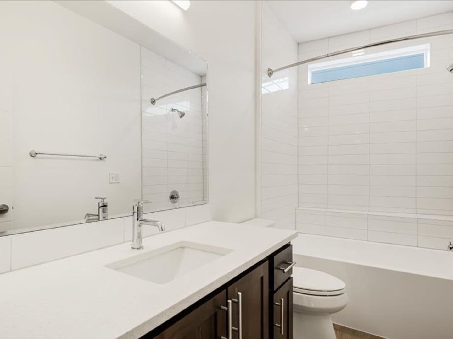 Portland Apartment: 5042 NE Fremont St