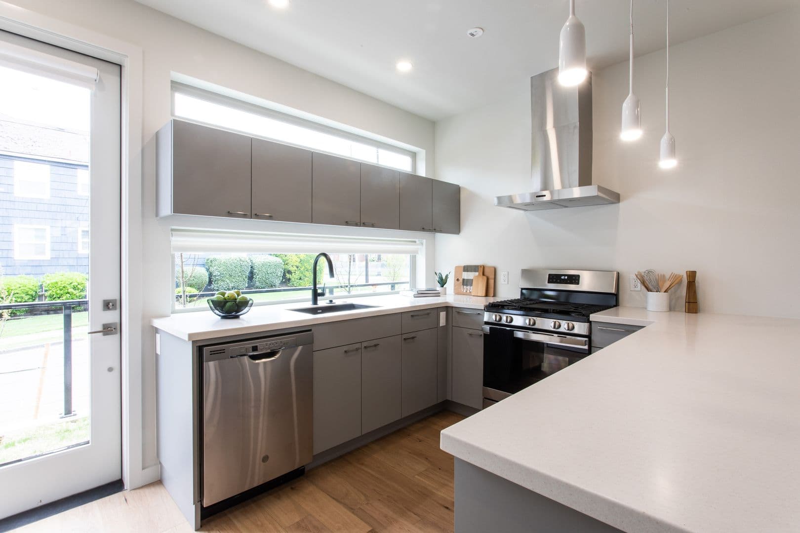 Portland Apartment: 5115 E Burnside Street