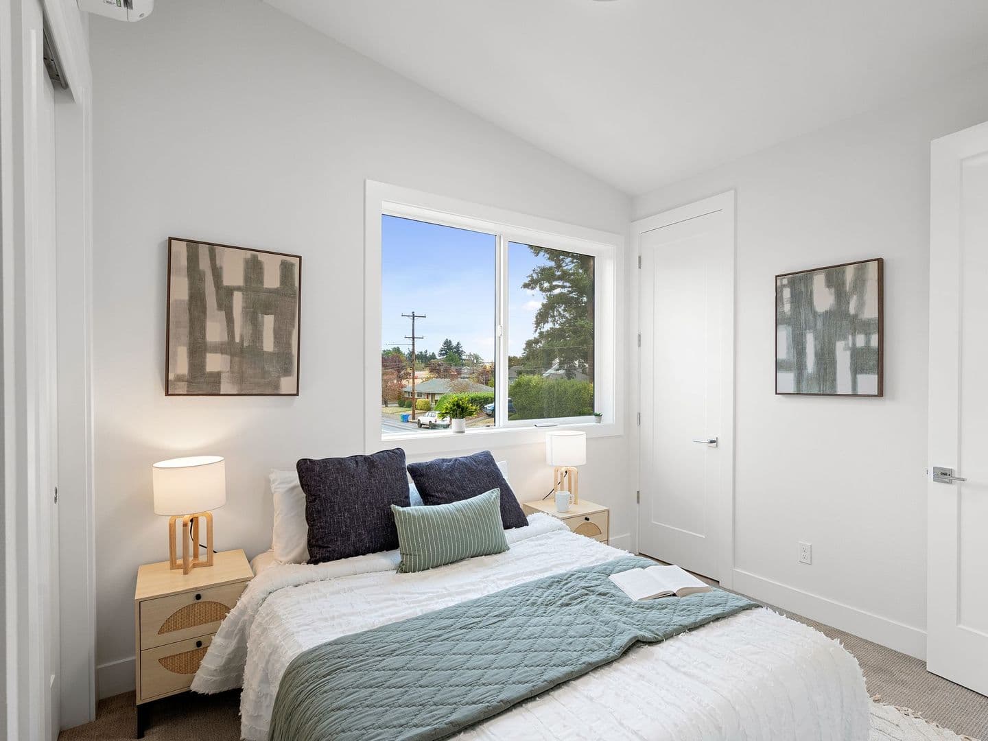 Portland Apartment: 4578-4590 SE Carlton Street
