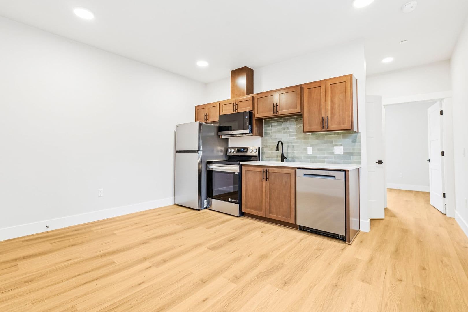 Portland Apartment: 4381 NE Prescott Street