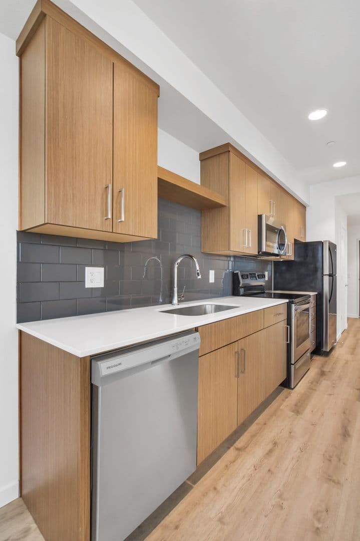 Portland Apartment: 5959 S Virginia Ave