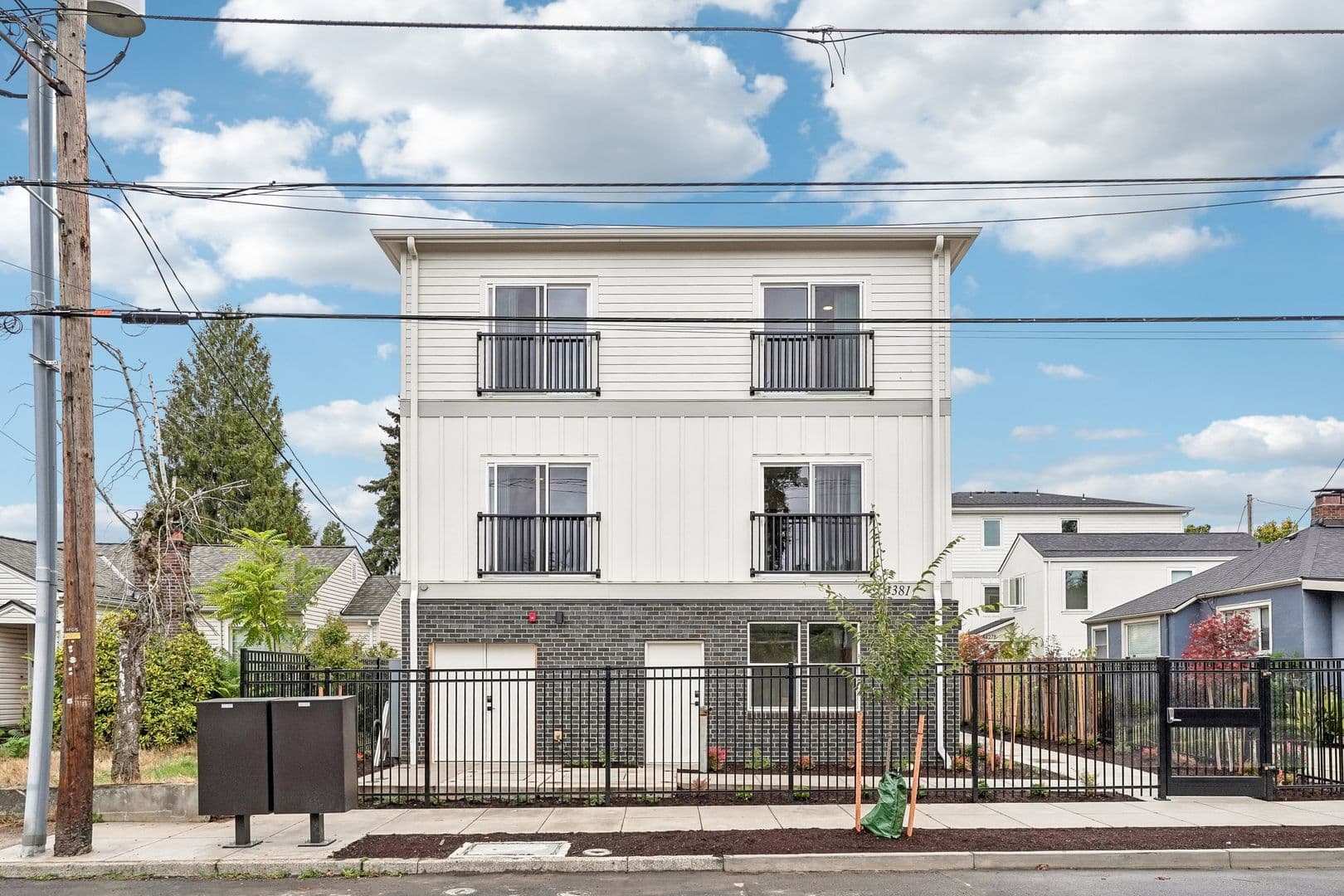 Portland Apartment: 4381 NE Prescott Street