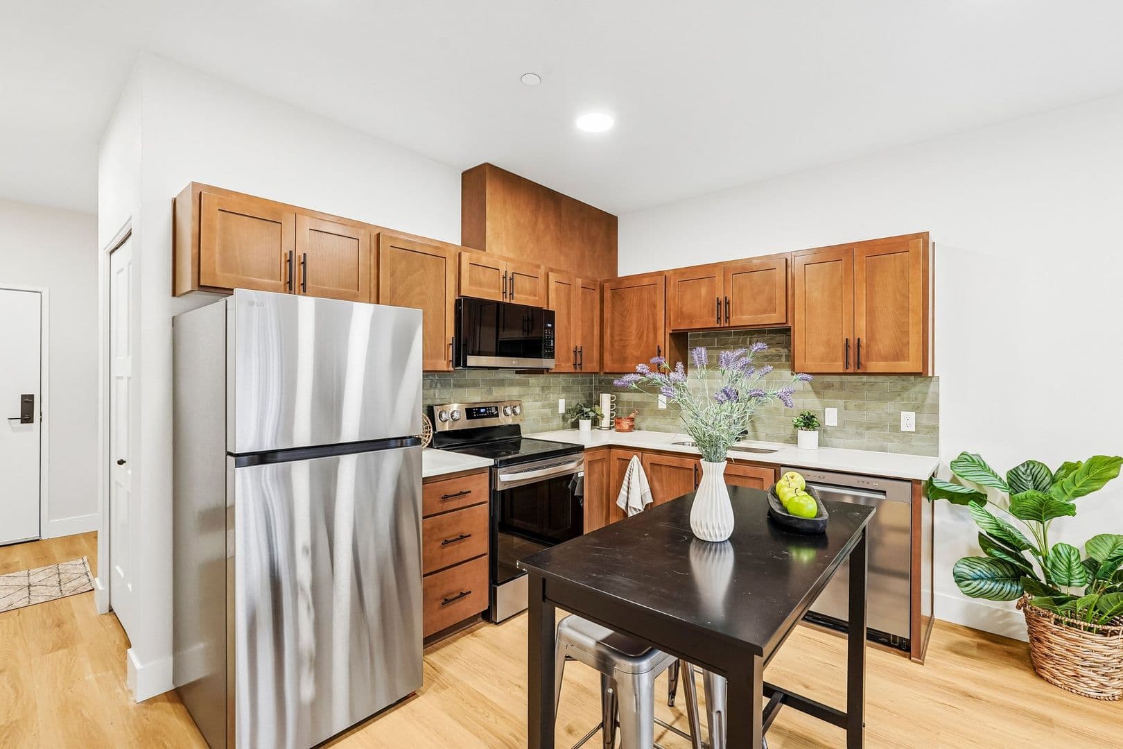 Portland Apartment: 4381 NE Prescott Street