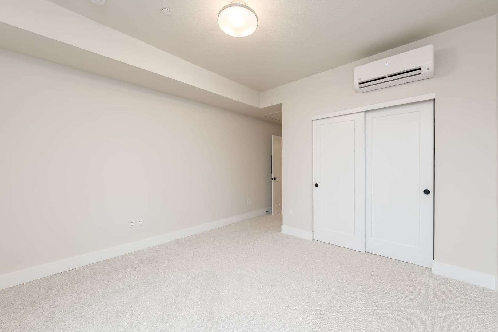 Portland Apartment: 4060 N. Montana Avenue