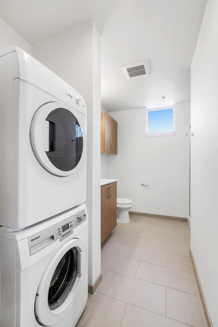 Portland Apartment: 5959 S Virginia Ave