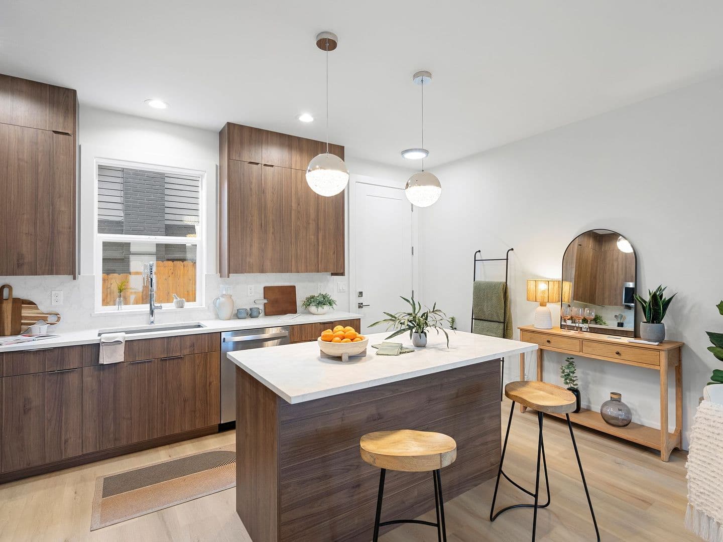 Portland Apartment: 4578-4590 SE Carlton Street