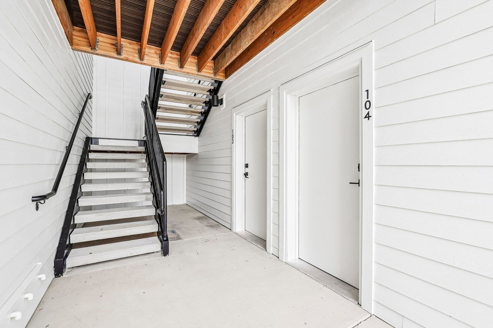 Portland Apartment: 4381 NE Prescott Street