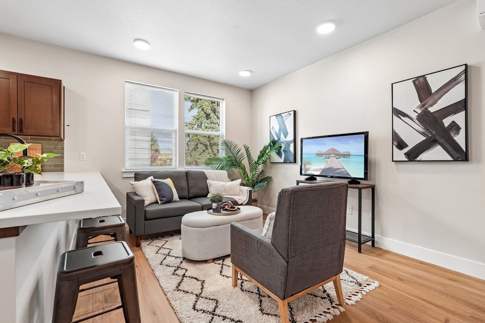 Portland Apartment: 4381 NE Prescott Street