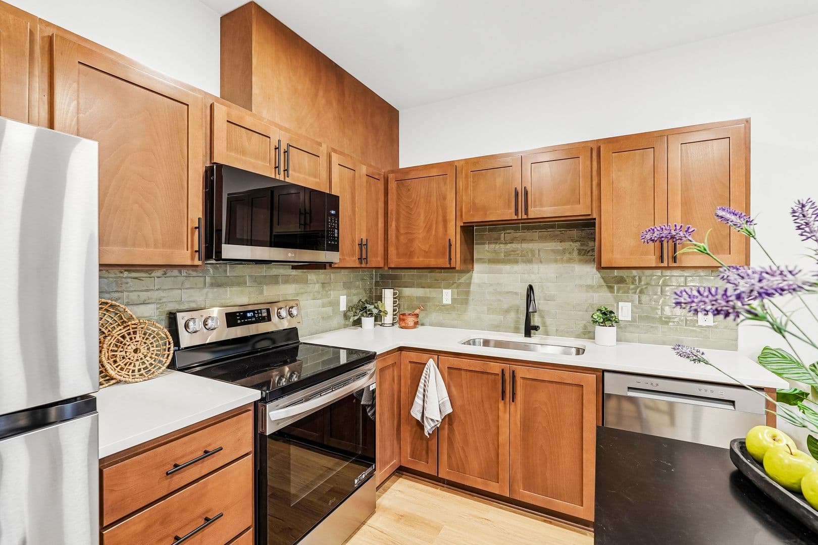 Portland Apartment: 4381 NE Prescott Street