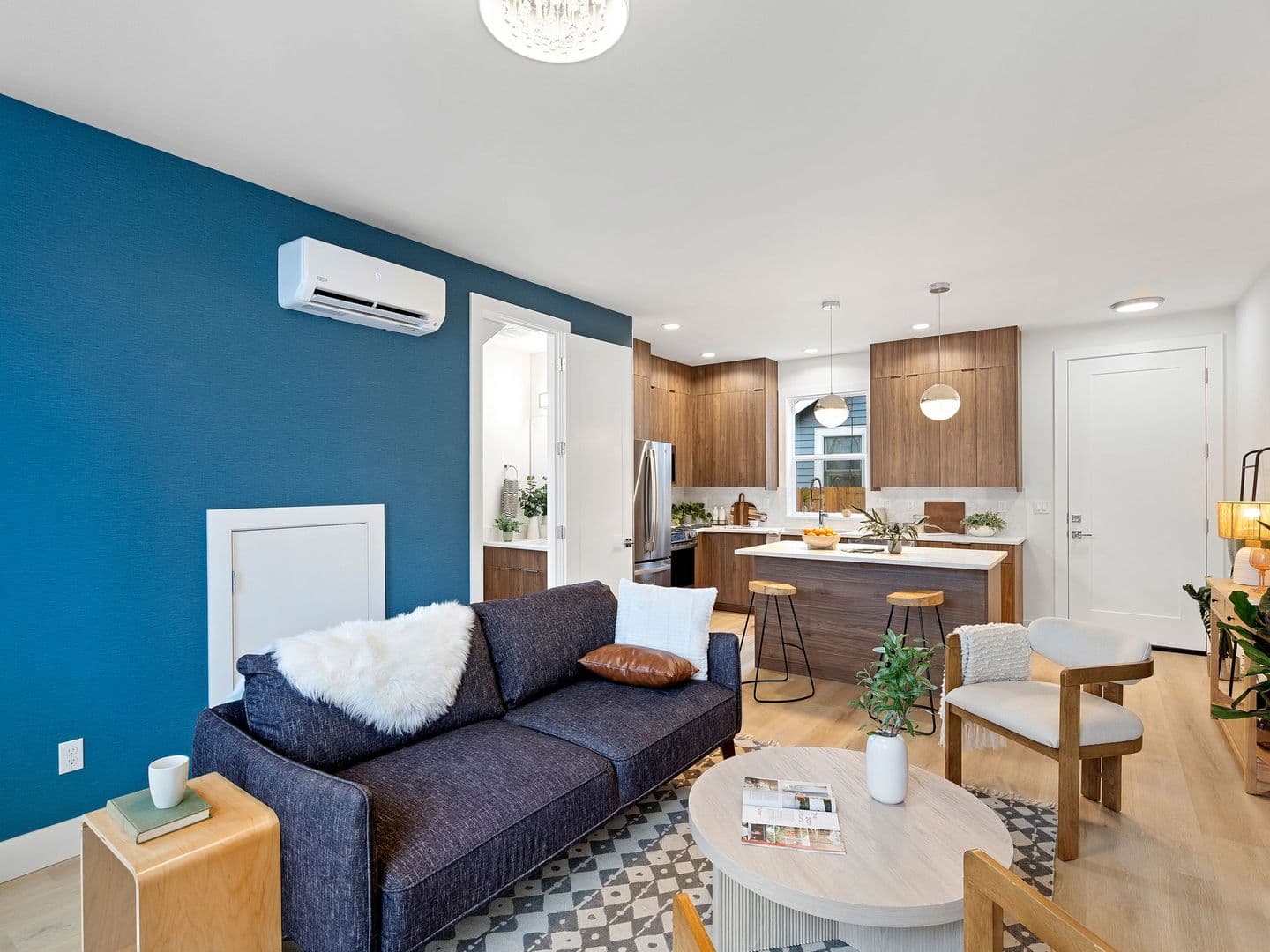 Portland Apartment: 4578-4590 SE Carlton Street