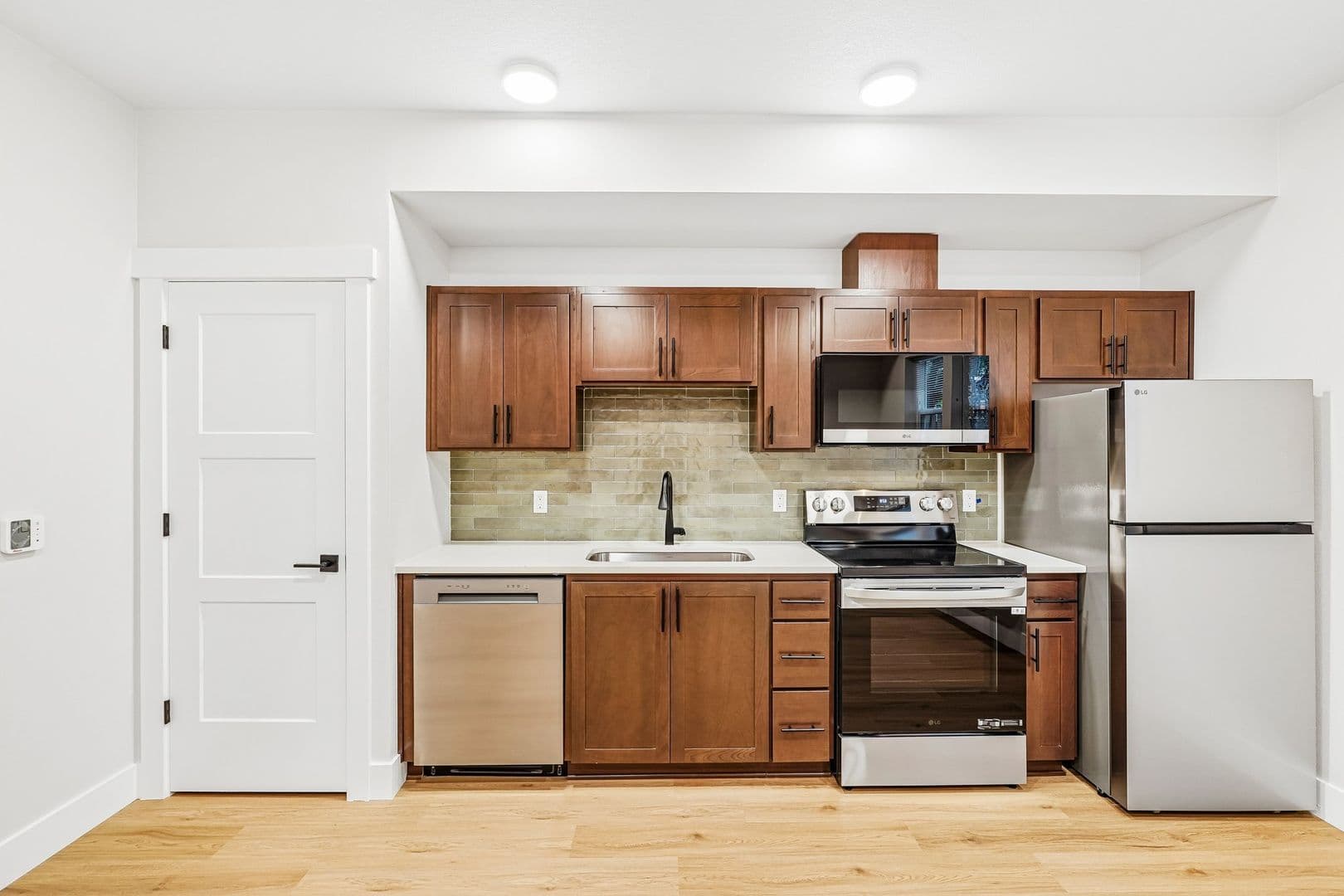 Portland Apartment: 4381 NE Prescott Street