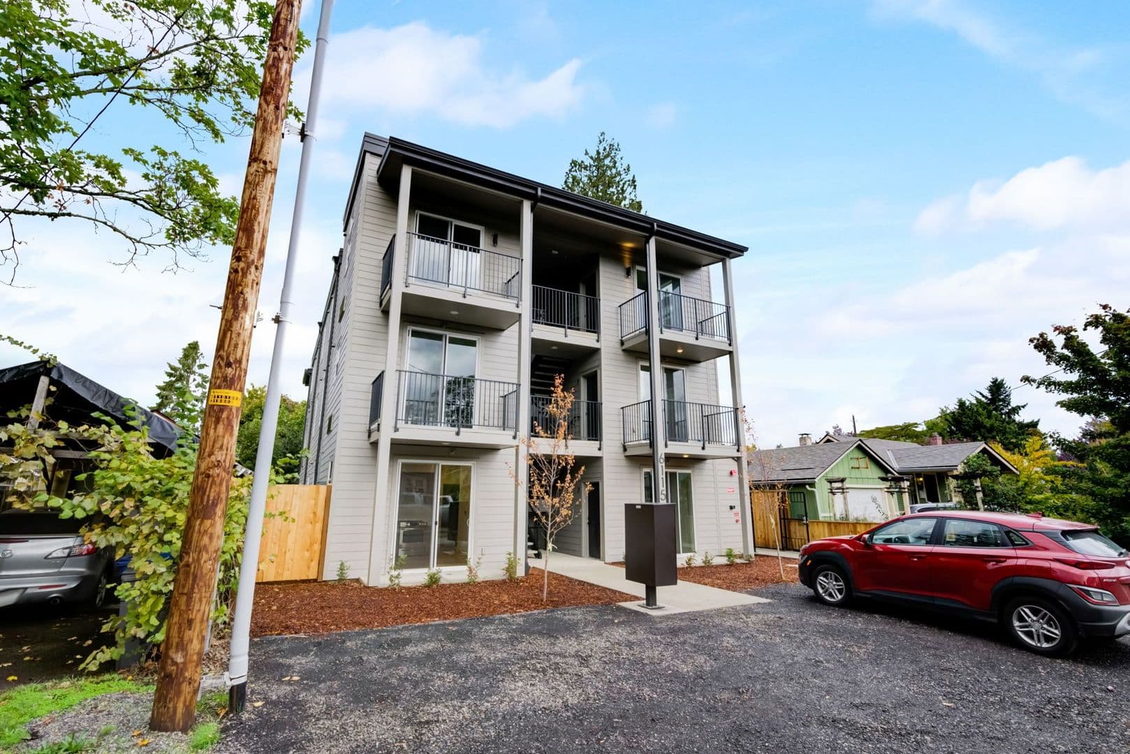 Portland Apartment: 6115 NE Multnomah St