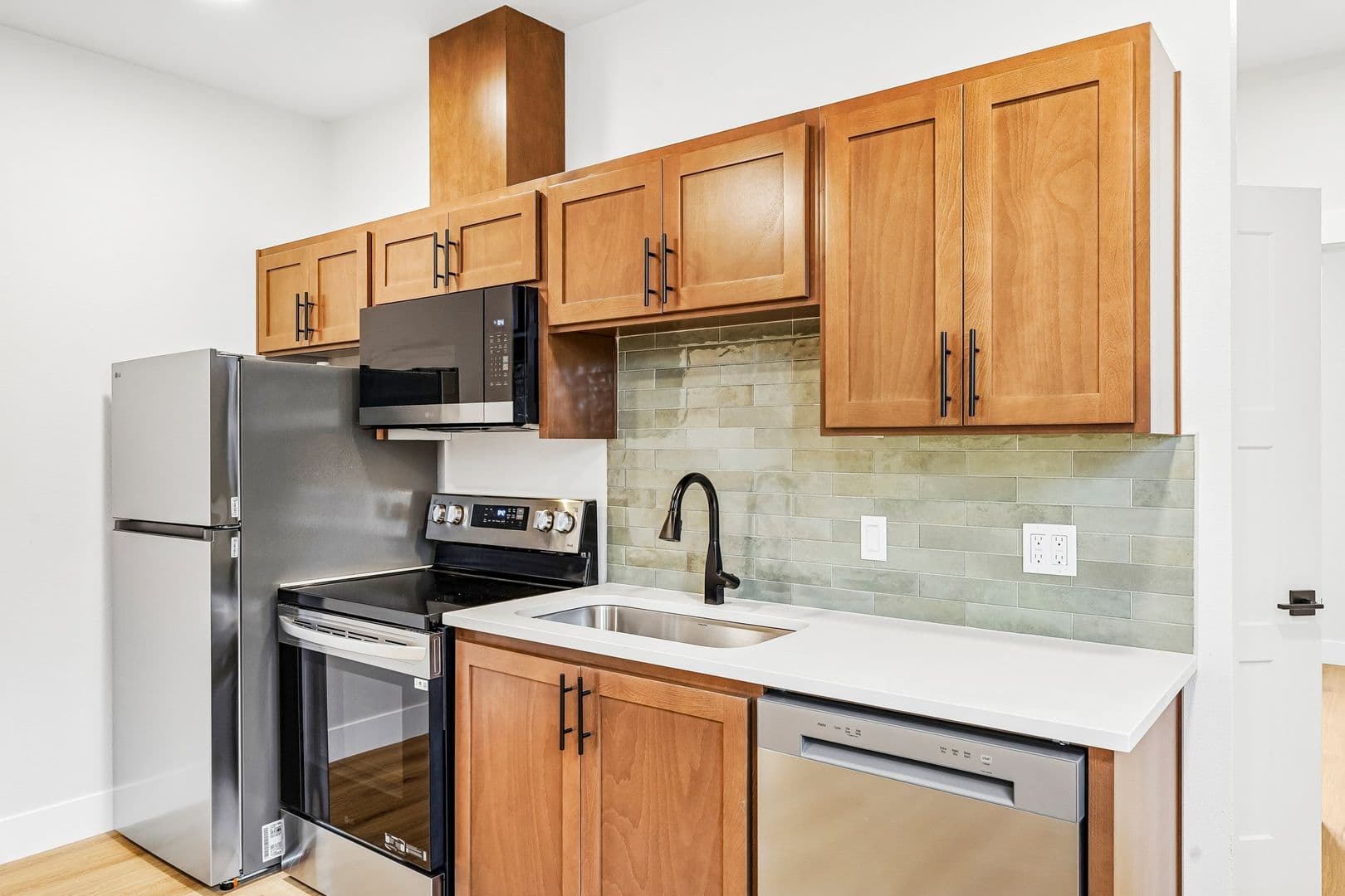 Portland Apartment: 4381 NE Prescott Street