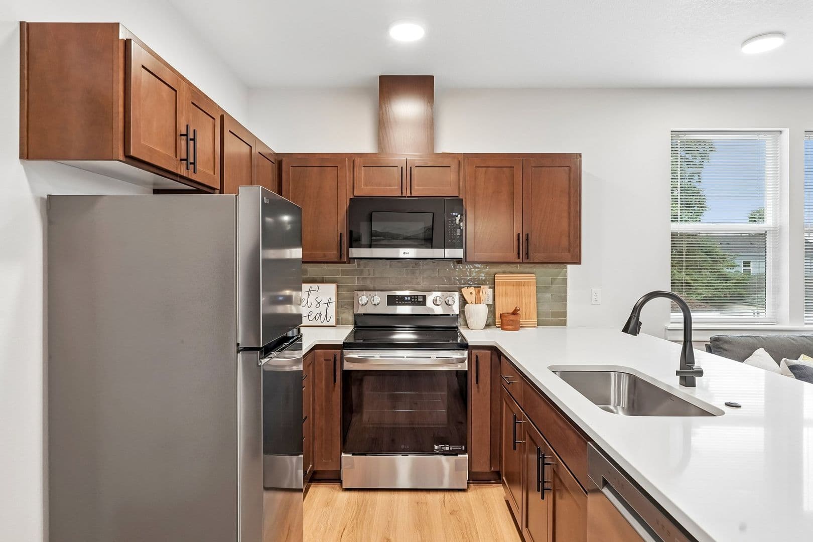 Portland Apartment: 4381 NE Prescott Street
