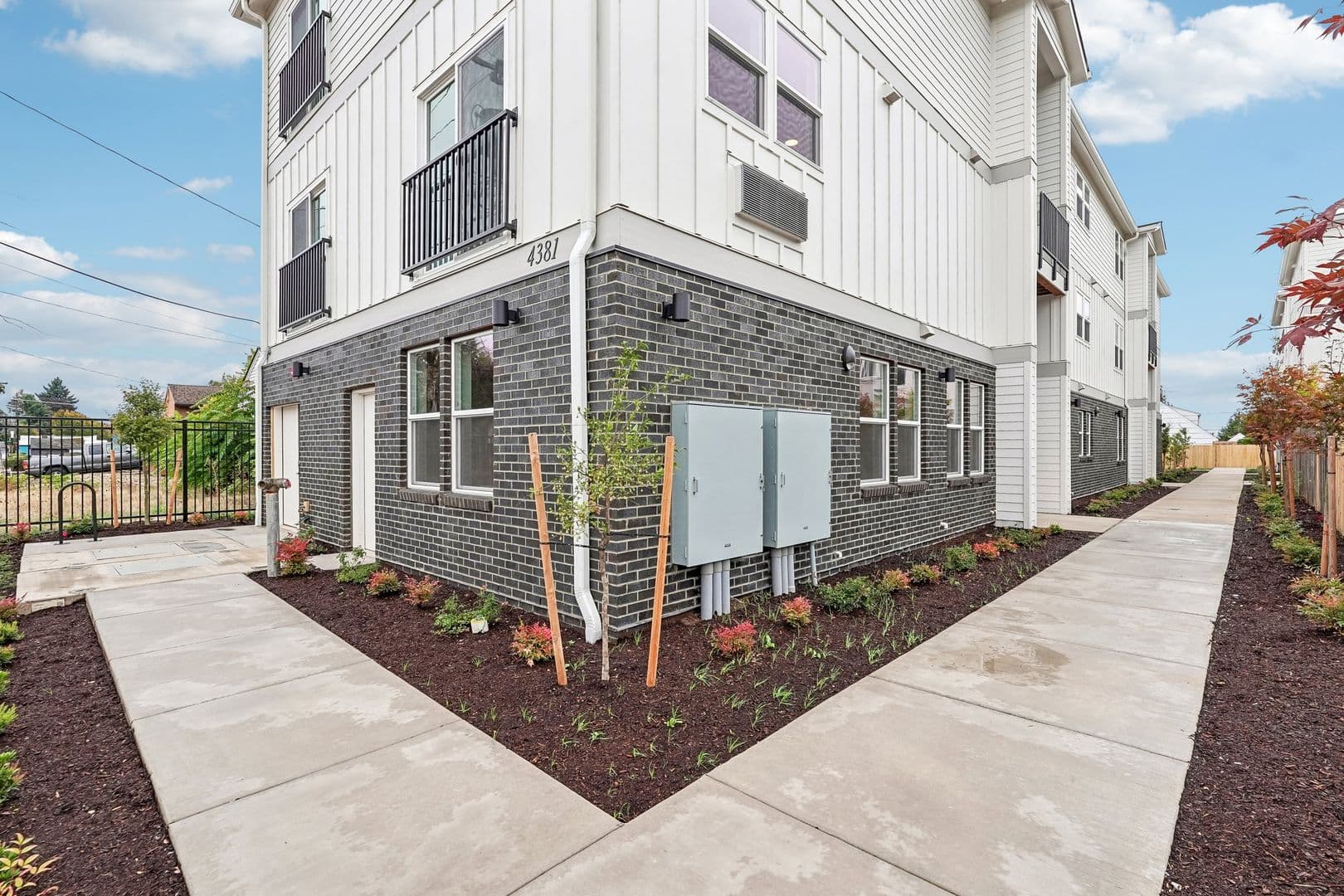 Portland Apartment: 4381 NE Prescott Street